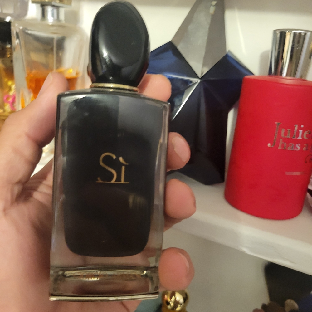Giorgio Armani Sì Intense Black Perfume 3.4oz